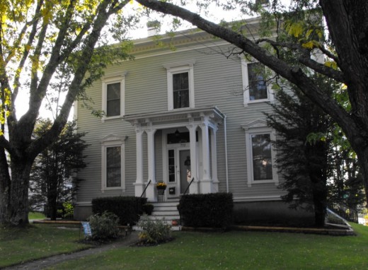 Bath2-housing-upper House along High Street in Bath, Maine